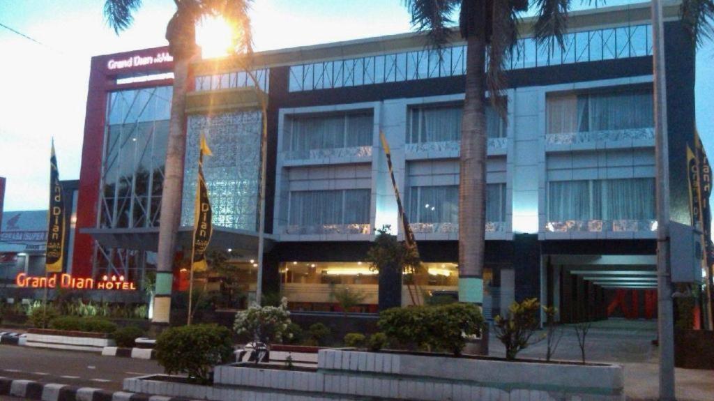 Grand Dian Hotel Slawi Tegal  Exteriér fotografie